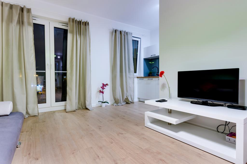 Apartament Penguin 2216 On Dmowskiego Street *